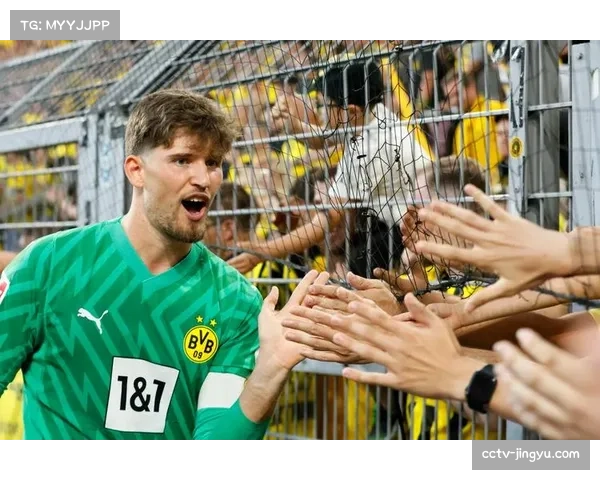 科隆球迷在球队落后时高唱队歌长达十分钟 科隆球迷在球队落后时高唱队歌长达十分钟